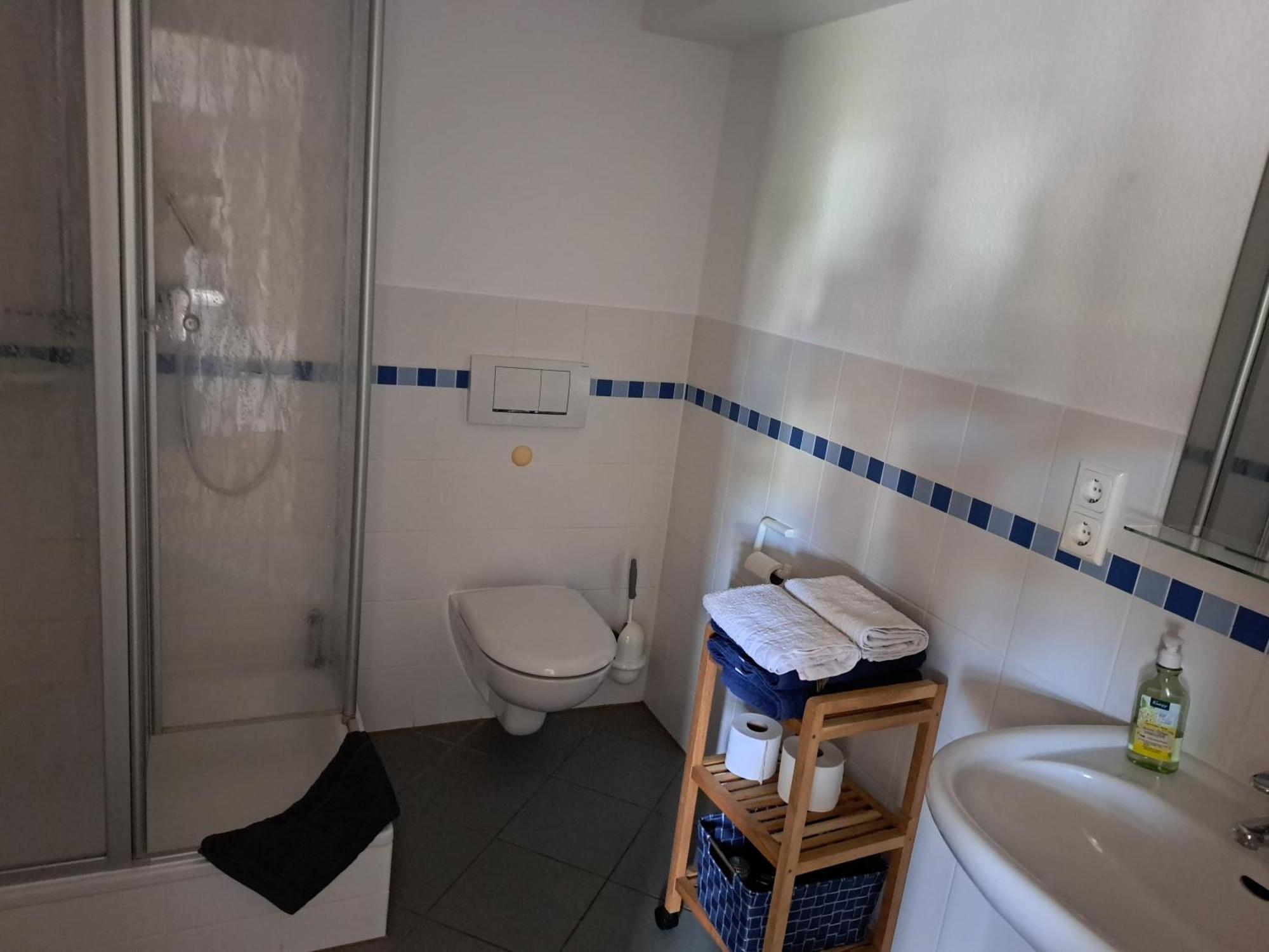 Wollröder Krug Hotell Guxhagen Exteriör bild
